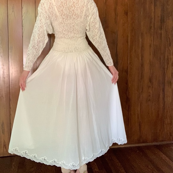 Dramatic 1980s Peignoir, Full Length, Lace Tie Front, Flora Nikrooz - Picture 10 of 16